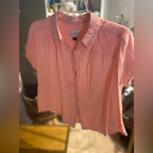 Universal Thread Button Down - Picture 4 of 6